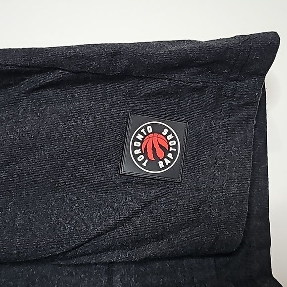 NBA Toronto Raptors black XXL short sleeve shirt - Picture 3 of 6